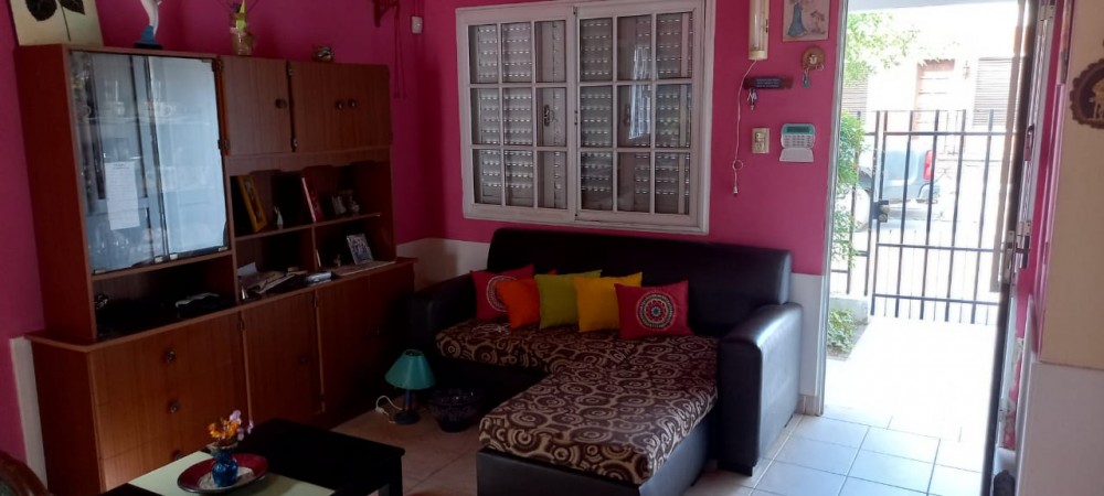 VENDO CASA CON DEPARTAMENTO INTERNO - CORONDA - REF: 726