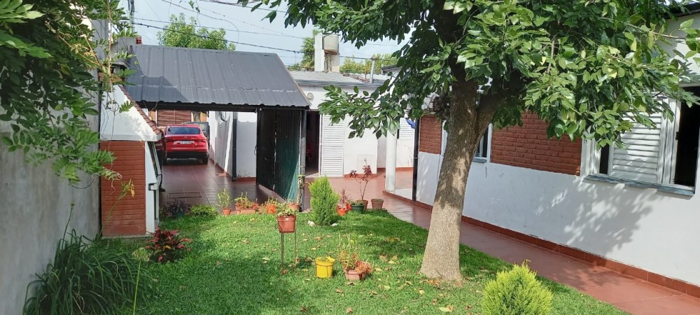 VENDO CASA CON DEPARTAMENTO INTERNO - CORONDA - REF: 726