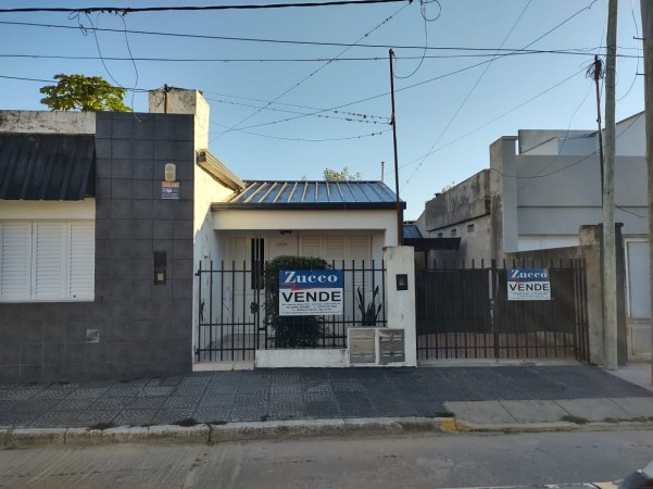 VENDO CASA CON DEPARTAMENTO INTERNO - CORONDA - REF: 726