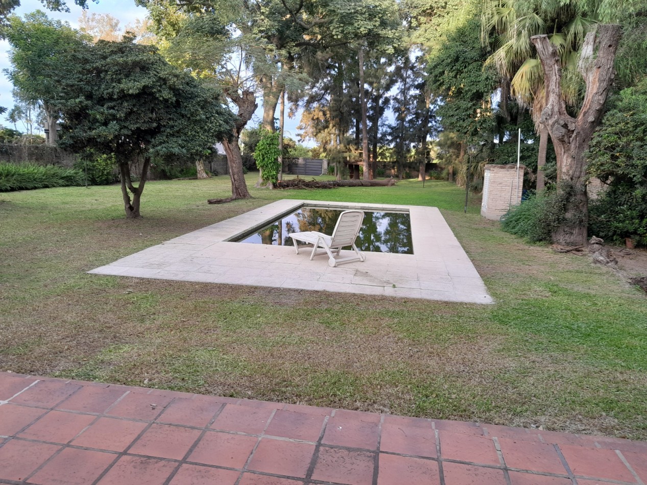 Venta de casa quinta en plena Costanera de Coronda- Ref. No 1296