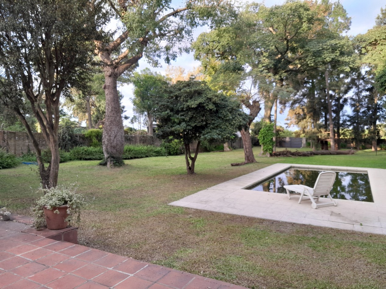 Venta de casa quinta en plena Costanera de Coronda- Ref. No 1296