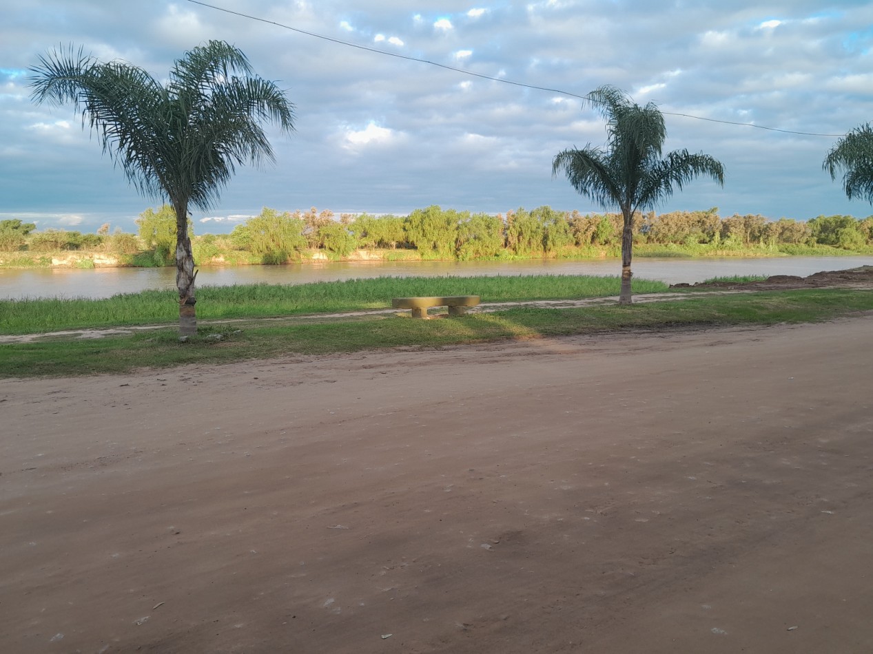 Venta de casa quinta en plena Costanera de Coronda- Ref. No 1296