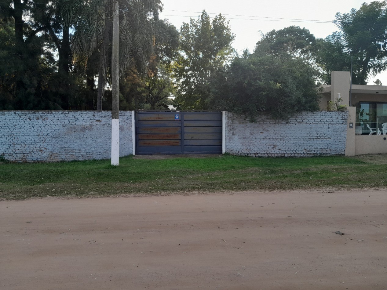 Venta de casa quinta en plena Costanera de Coronda- Ref. No 1296