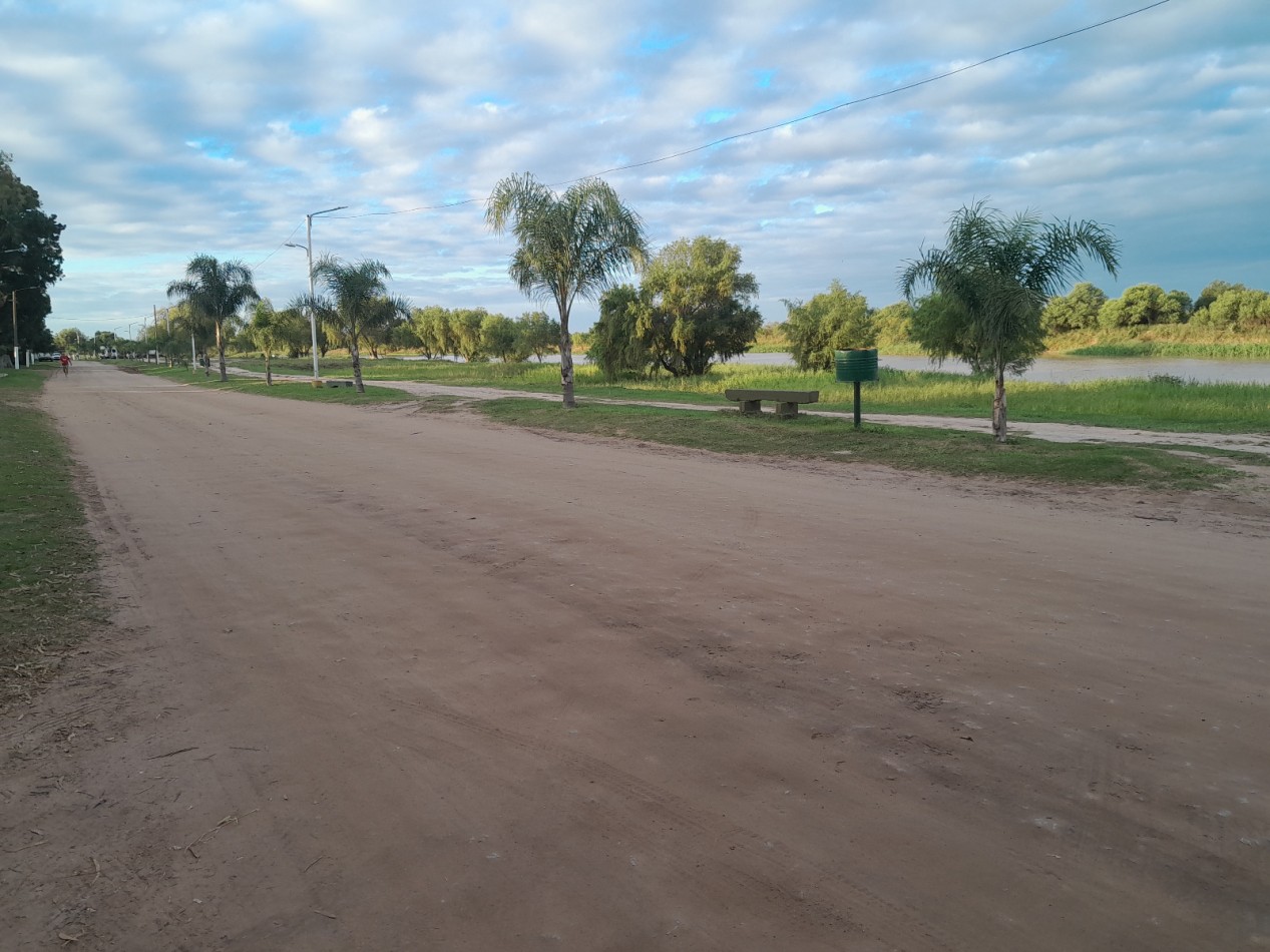 Venta de casa quinta en plena Costanera de Coronda- Ref. No 1296