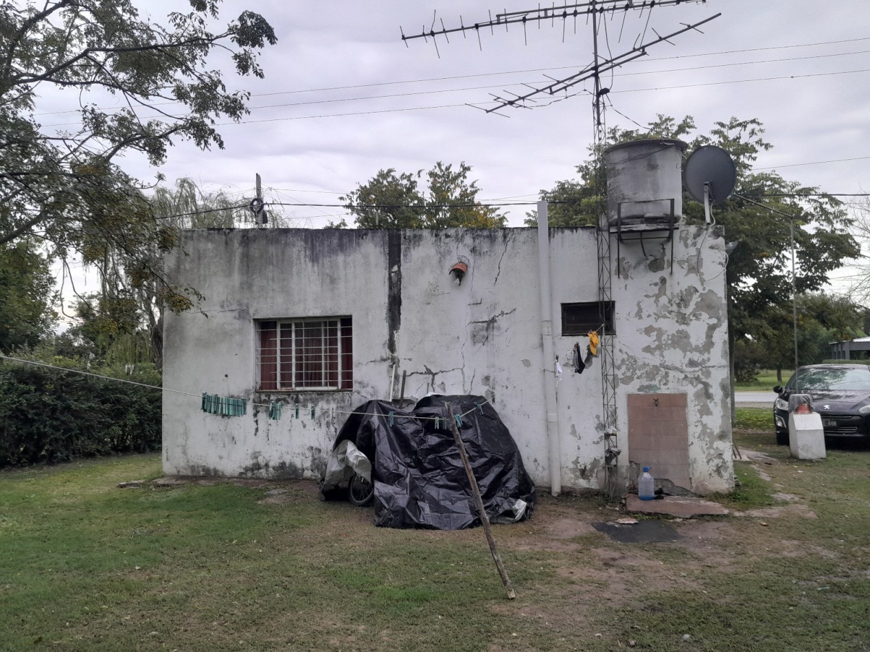 Casa en venta sobre la ruta 11-  Ref. No 1300