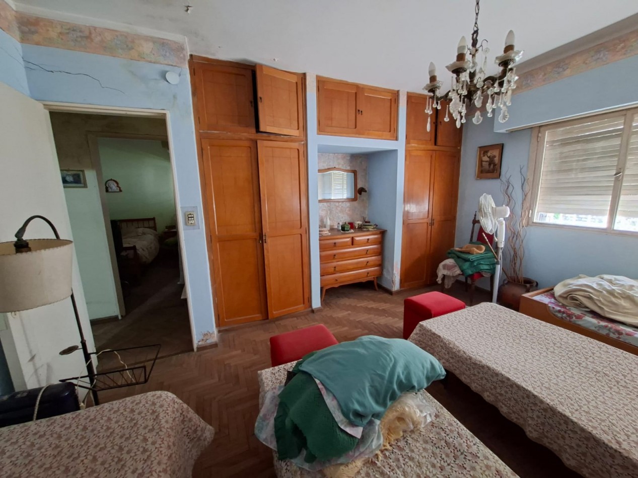 Ref. No 1320- CASA EN VENTA EN PLENO CENTRO DE LA CIUDAD.