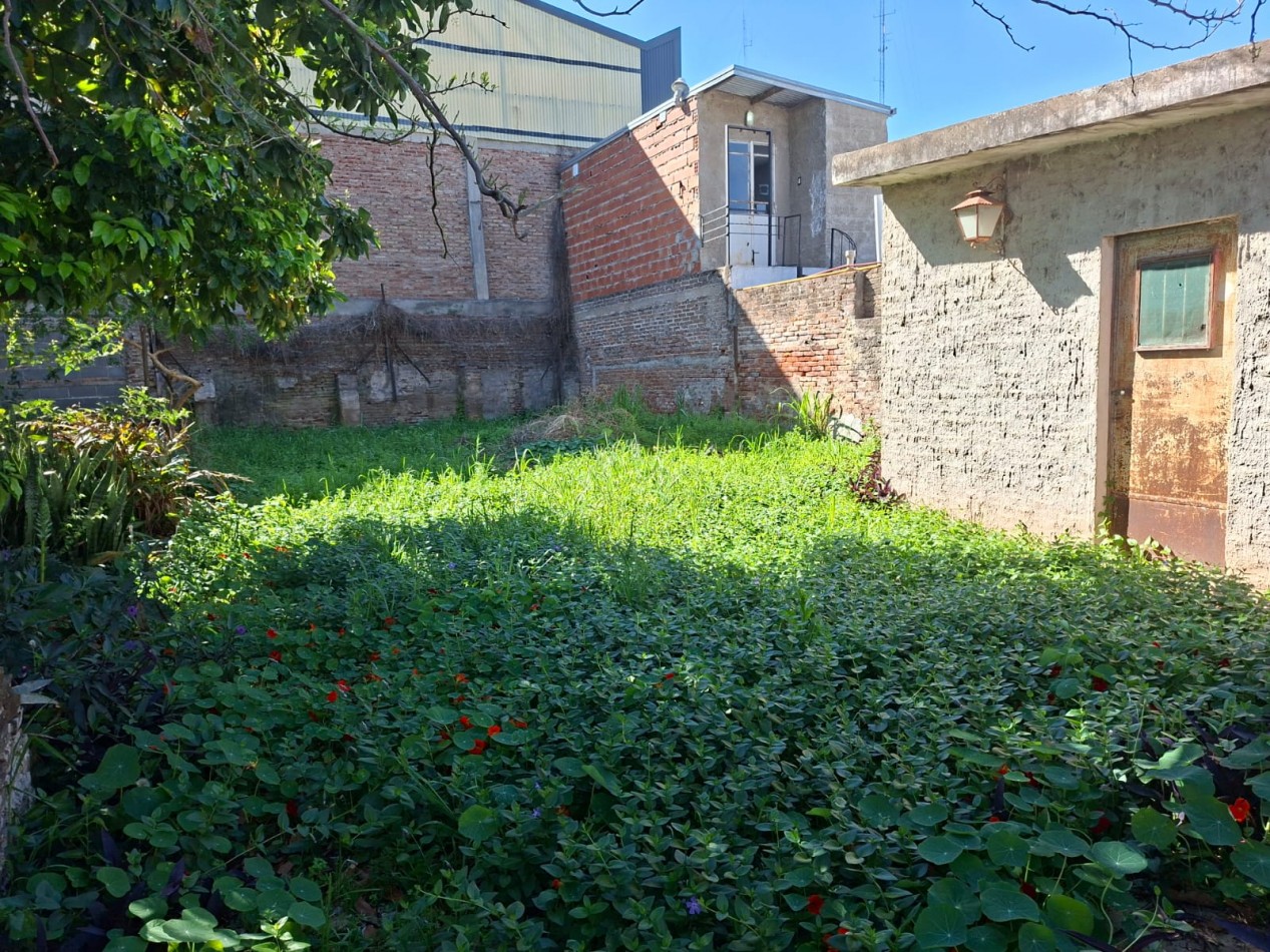 Ref. No 1326. CASA EN VENTA PLENO CENTRO DE LA CIUDAD.