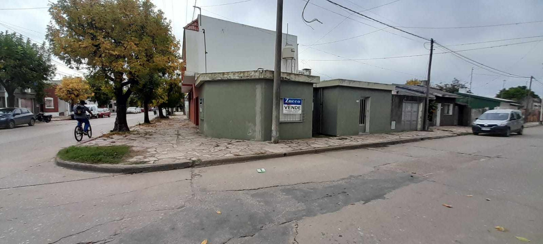 GRAN OPORTUNIDAD: CASA EN VENTA- Calle Italia esquina Belgrano