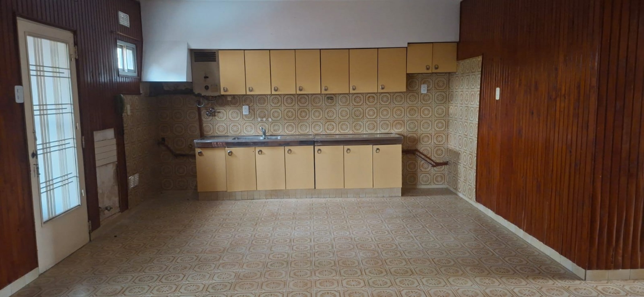 Venta local comercial + departamento. Excelente ubicacion. Coronda. Ref No 79