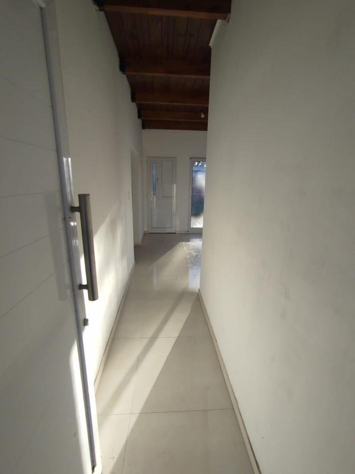 Venta casa a Estrenar - Barrio Los Paraisos Coronda - a 200 m. del rio.
