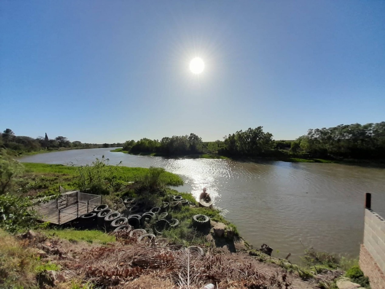 Venta casa a Estrenar - Barrio Los Paraisos Coronda - a 200 m. del rio.