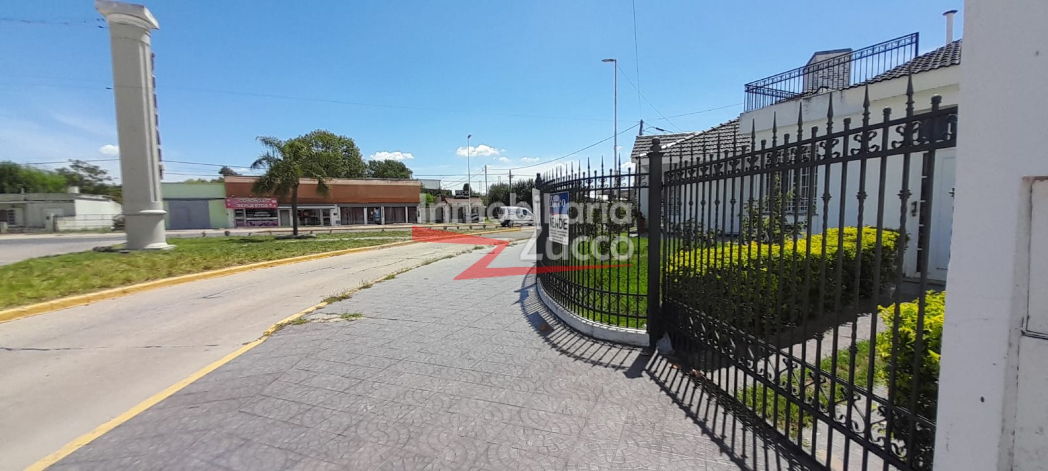 VENTA: HERMOSA PROPIEDAD EN LA ENTRADA DE LA CIUDAD DE CORONDA - Ref. 1151