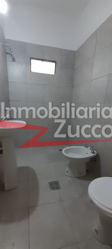 ALQUILO: CASA EN CORONDA