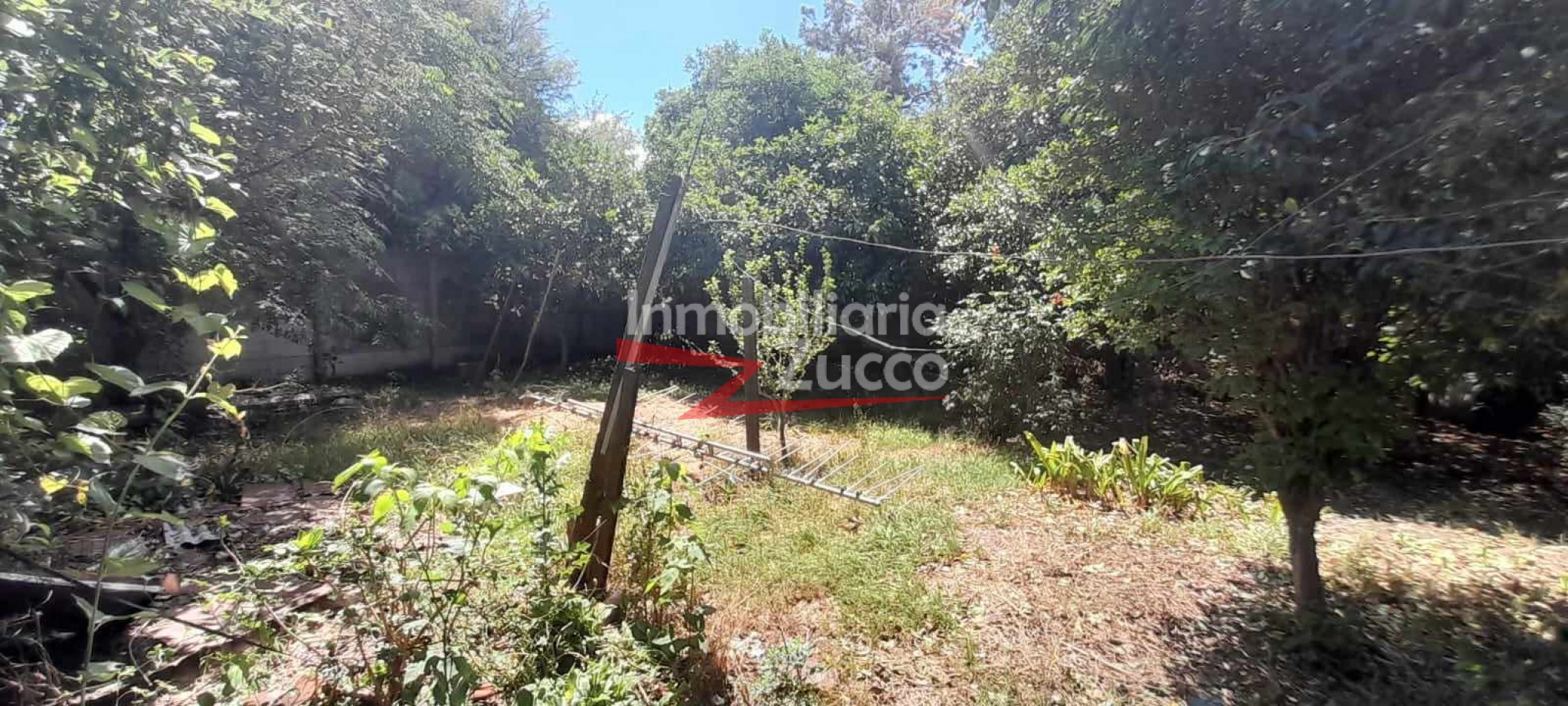 VENTA: CASA A REFACCIONAR + DEPTO. EN CORONDA - Ref. 1085