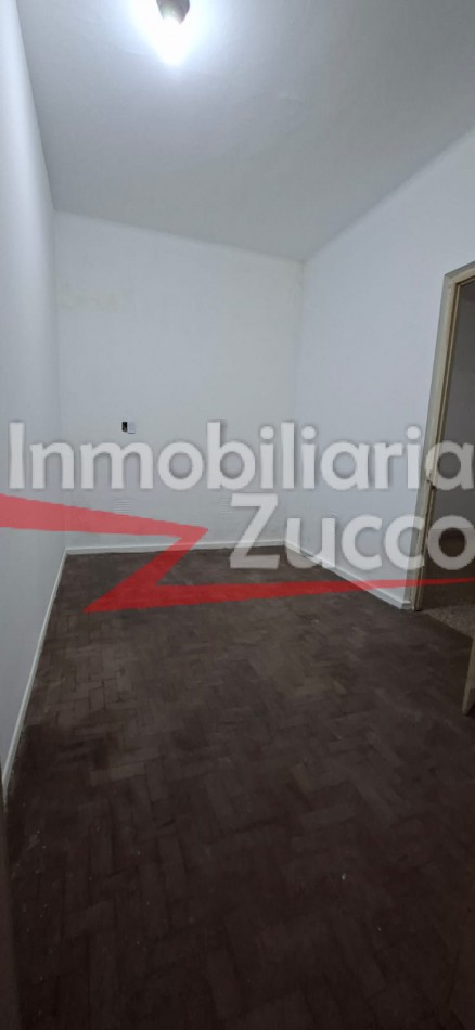ALQUILO: CASA EN CORONDA