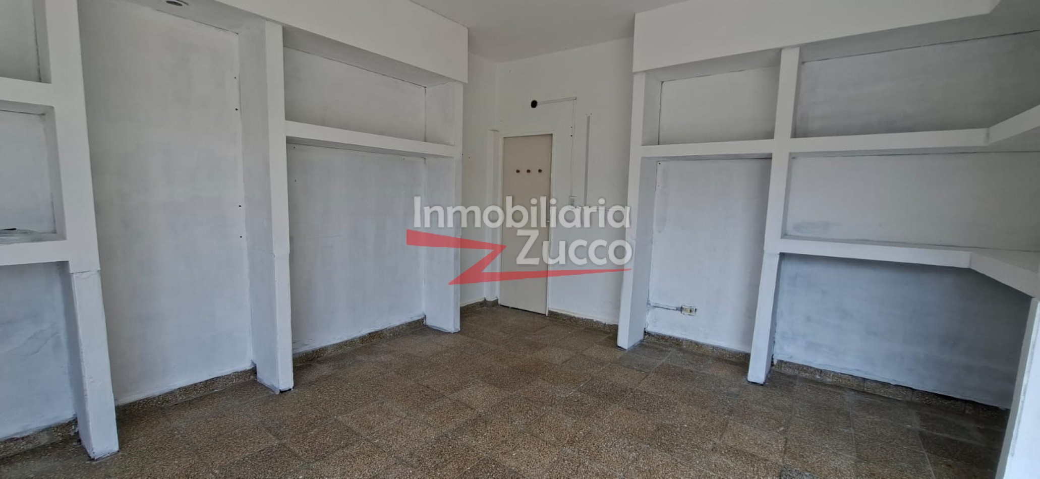 ALQUILO: LOCAL COMERCIAL CENTRICO