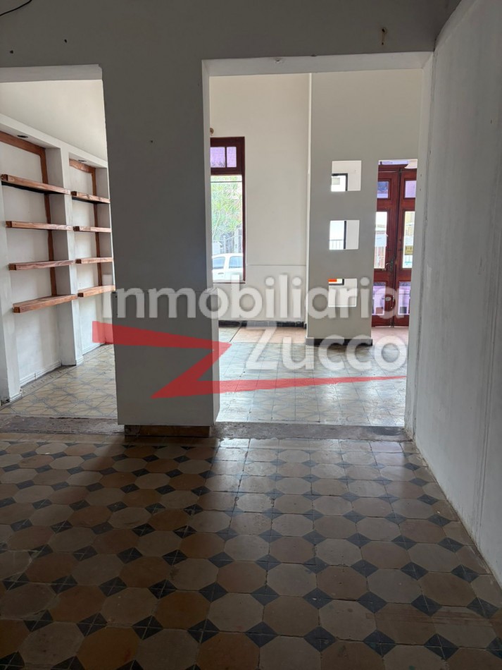 ALQUILO: LOCAL COMERCIAL CENTRICO EN CORONDA