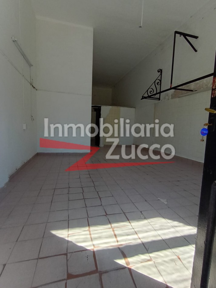 ALQUILO: LOCAL COMERCIAL 