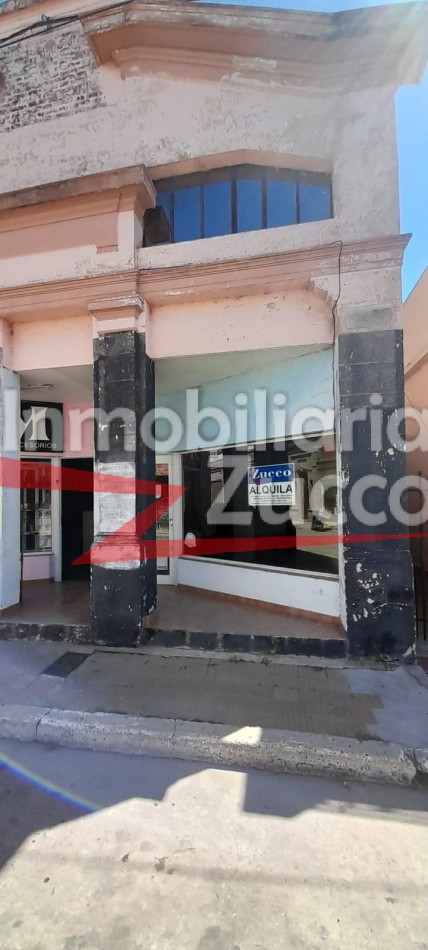 ALQUILO: LOCAL COMERCIAL CENTRICO EN CORONDA