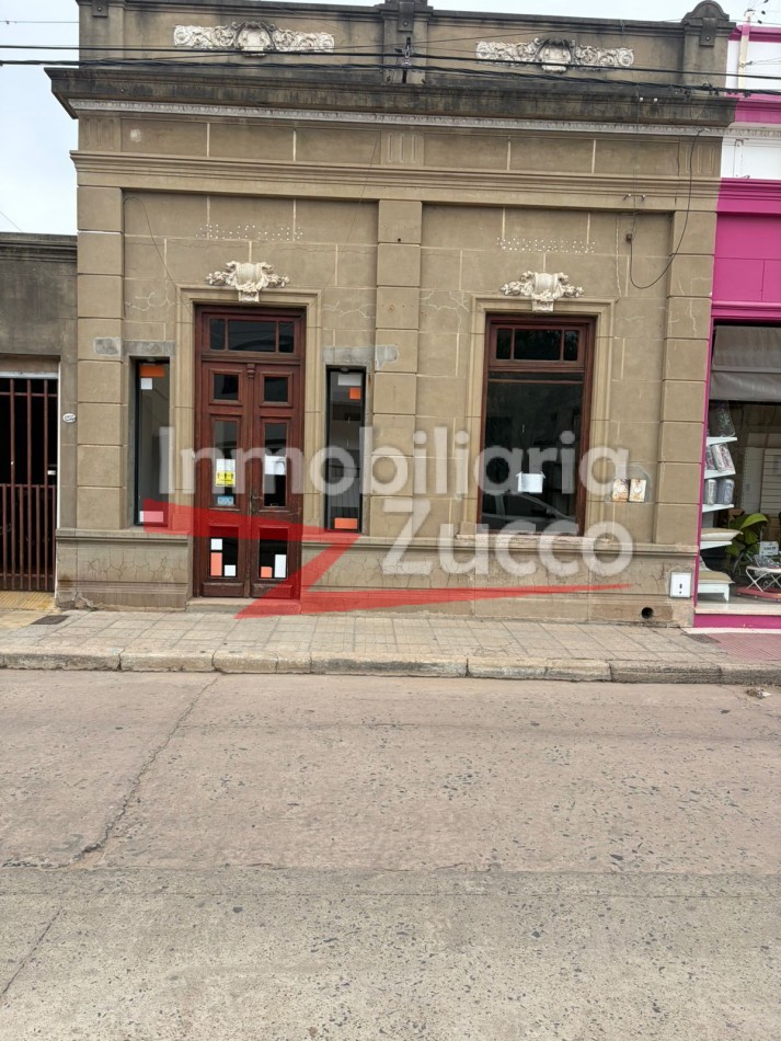 ALQUILO: LOCAL COMERCIAL CENTRICO EN CORONDA