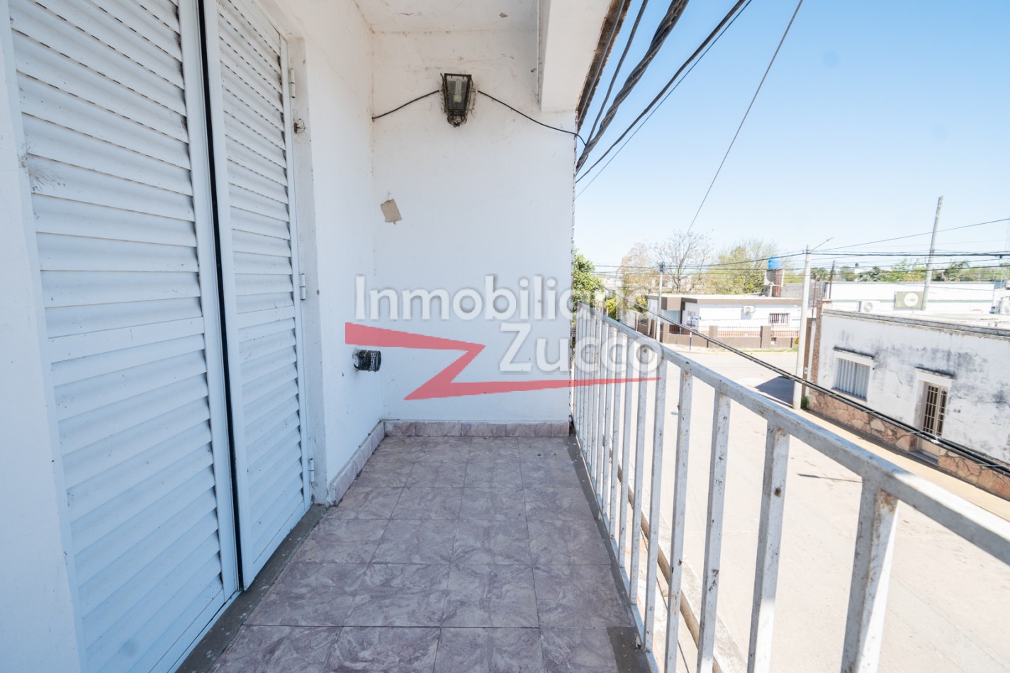 ALQUILO: CASA EN CORONDA