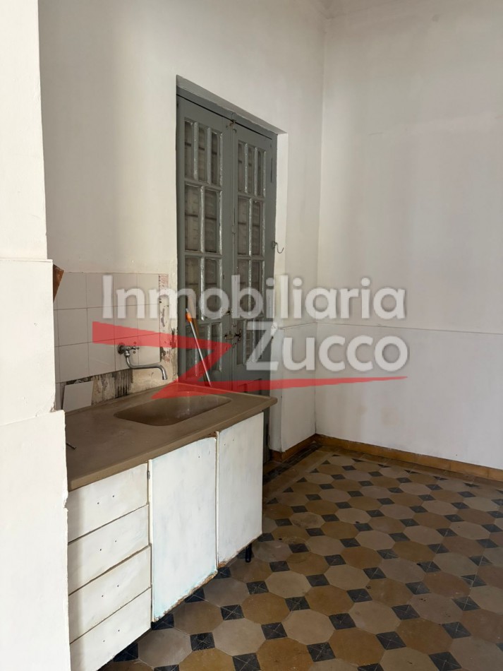ALQUILO: LOCAL COMERCIAL CENTRICO EN CORONDA