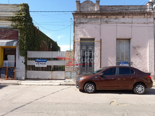 VENTA: INMUEBLE CENTRICO COMPUESTO POR LOCAL COMERCIAL + DEPTO. EN PLANTA BAJA + DOS DUPLEX + CUATRO COCHERAS - Ref. 803