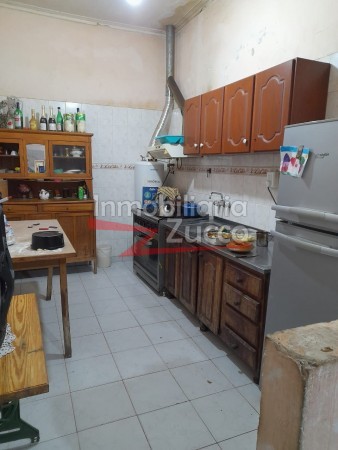 VENTA: DOS LOCALES COMERCIALES + CASA EN CORONDA - Ref. 814