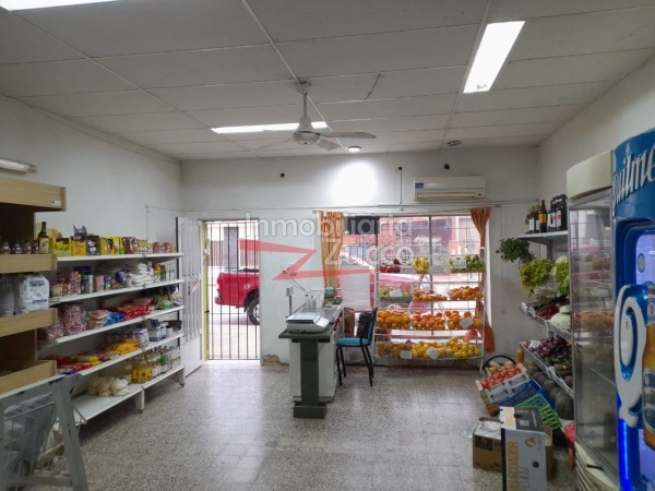 VENTA: DOS LOCALES COMERCIALES + CASA EN CORONDA - Ref. 814