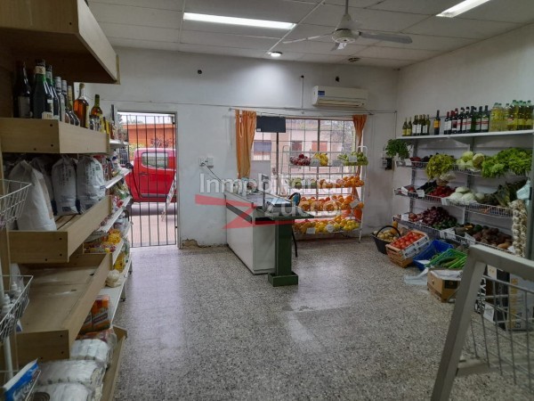 VENTA: DOS LOCALES COMERCIALES + CASA EN CORONDA - Ref. 814