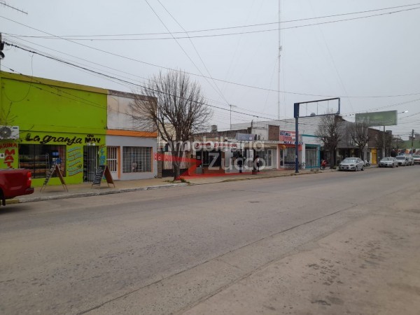 VENTA: DOS LOCALES COMERCIALES + CASA EN CORONDA - Ref. 814