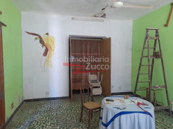 VENTA: CASA EN CORONDA - Ref. 838