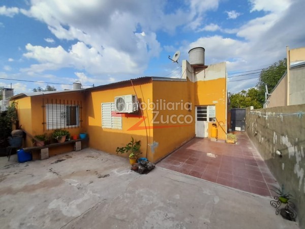 VENTA: CASA EN CORONDA - Ref. 884