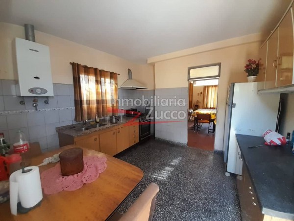 VENTA: CASA EN CORONDA - Ref. 930