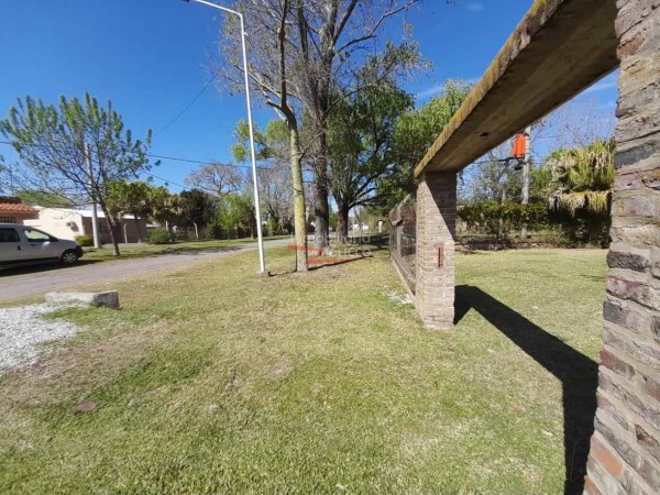 VENTA: CASA EN B. LOS PARAISOS A 50 MTS. DEL RIO - Ref. 948