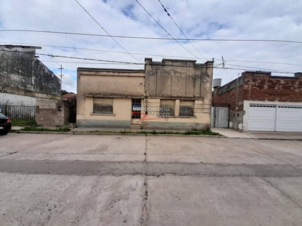 VENTA: TERRENO CON CASA A RECICLAR + DOS GALPONES EN CORONDA - Ref. 952