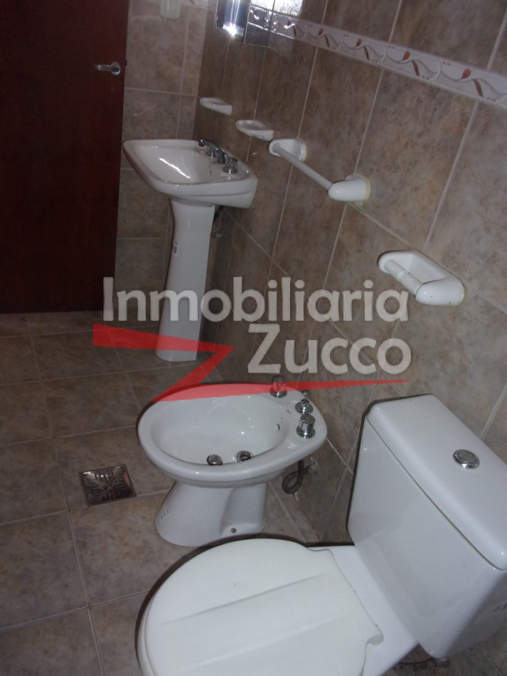 ALQUILO: DEPARTAMENTO INTERNO EN CORONDA