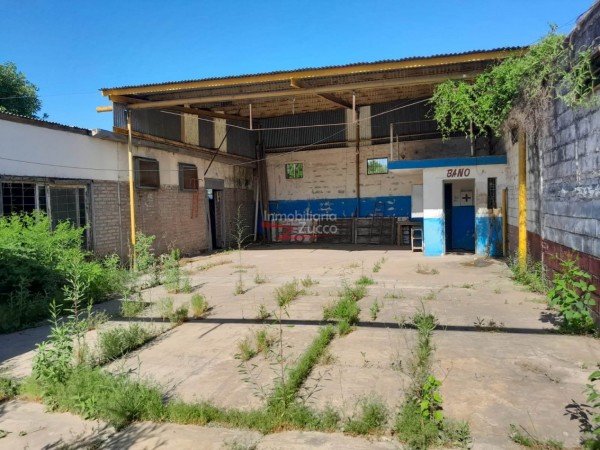 VENTA: CASA + OFICINAS + GALPONES EN CORONDA - Ref. 981