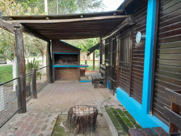 VENTA: DOS CABAÑAS EN BARRIO LOS PARAISOS - Ref. 1037