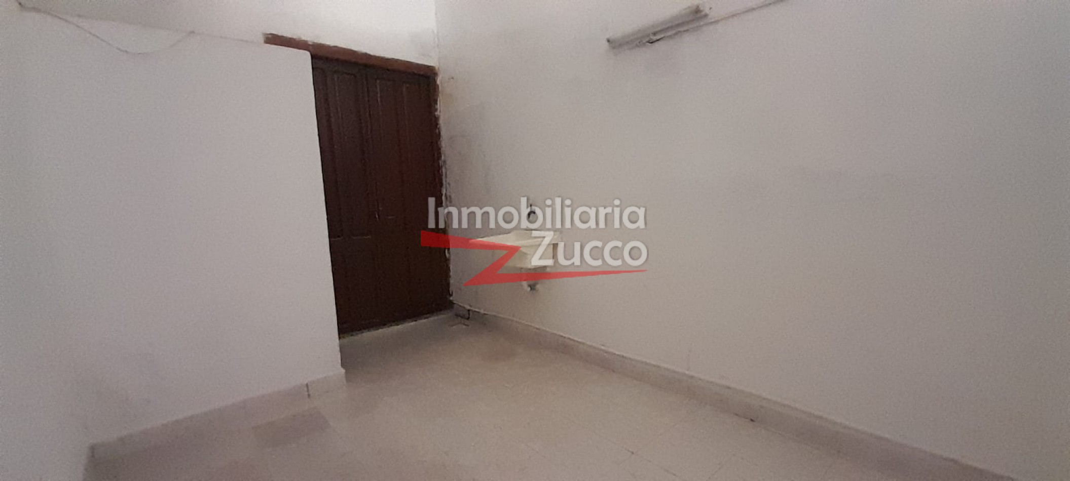 ALQUILO: LOCAL COMERCIAL EN CORONDA