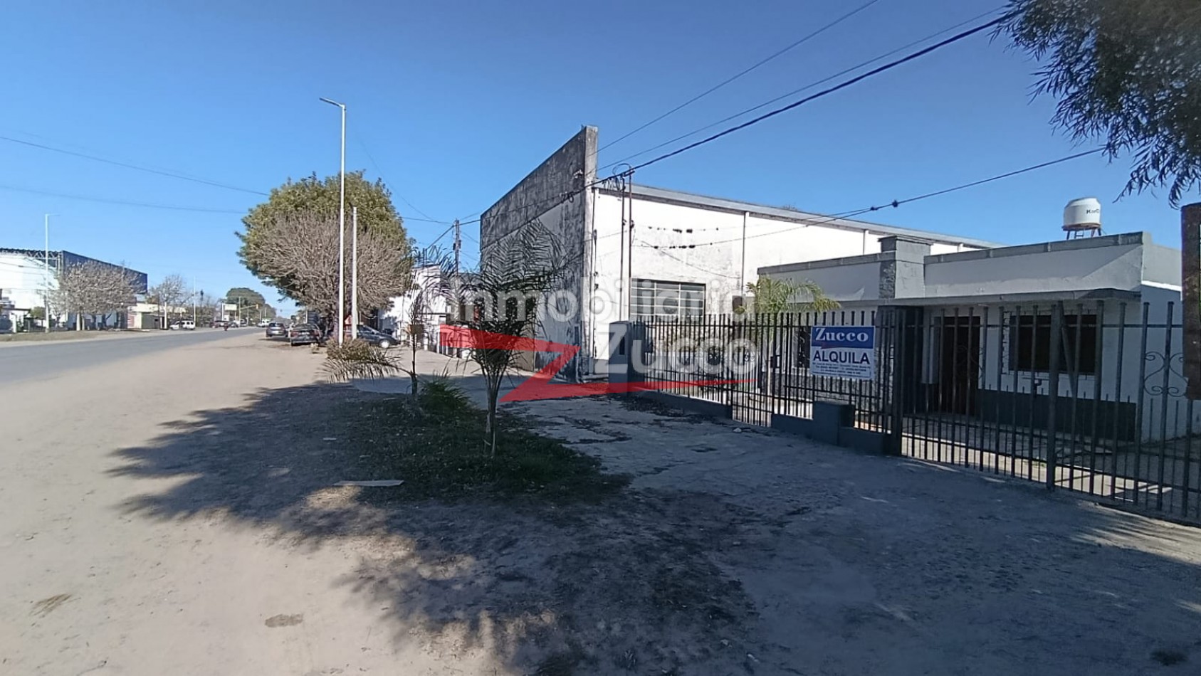 ALQUILO: CASA + GALPON EN CORONDA