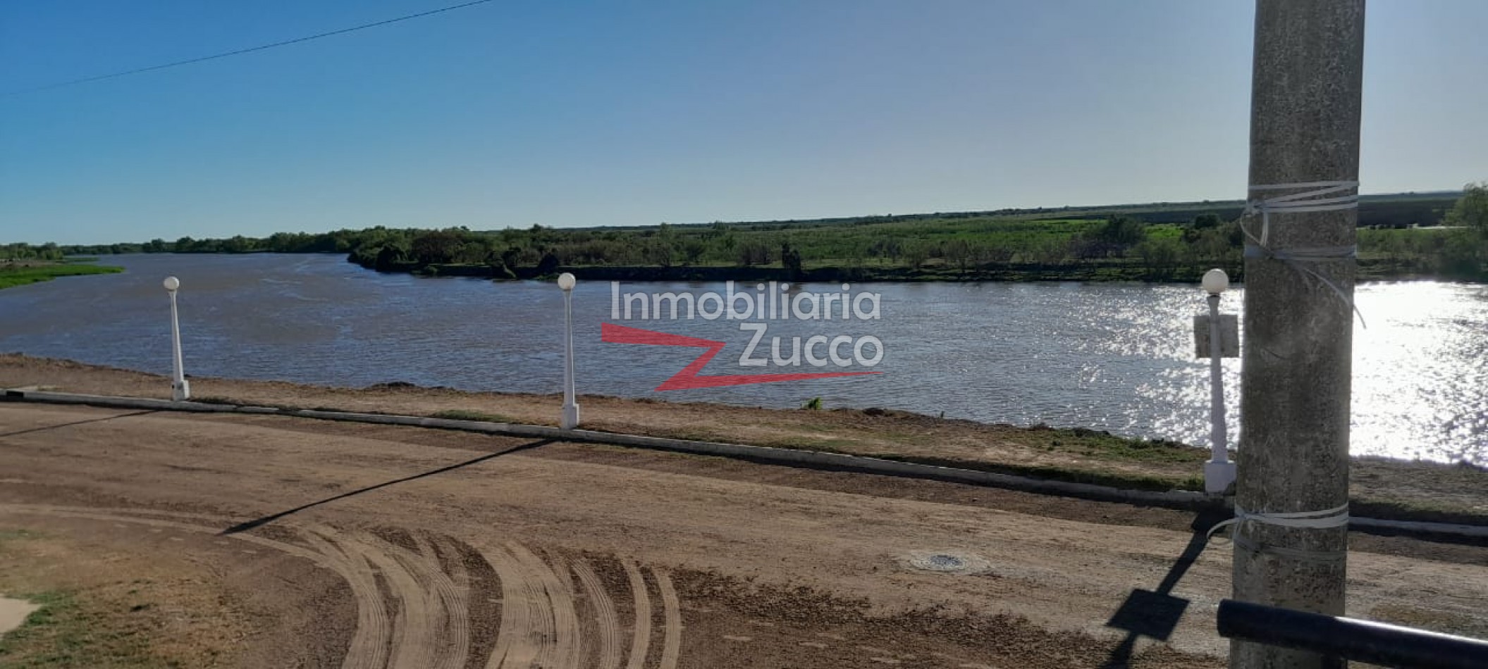 VENTA: CASA EN CORONDA CON HERMOSA VISTA AL RIO - Ref. 1101