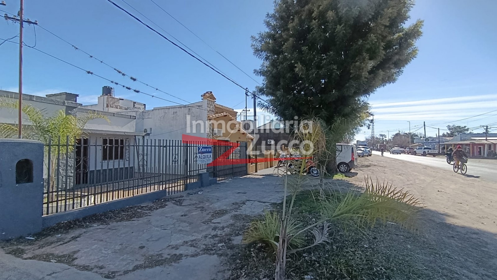 ALQUILO: CASA + GALPON EN CORONDA