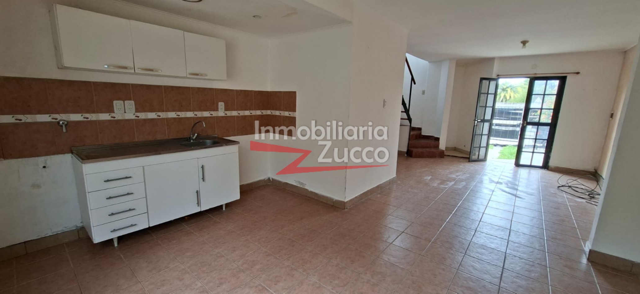 ALQUILO: DUPLEX EN CORONDA