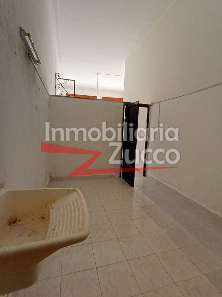 ALQUILO: LOCAL COMERCIAL 