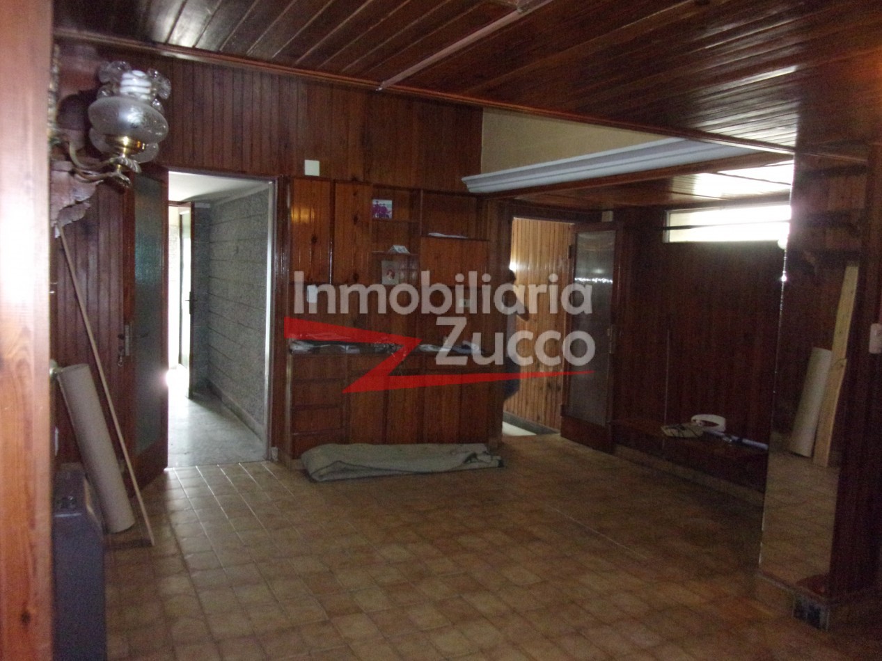 VENTA: CASA EN PLENO CENTRO DE CORONDA - Ref. 204