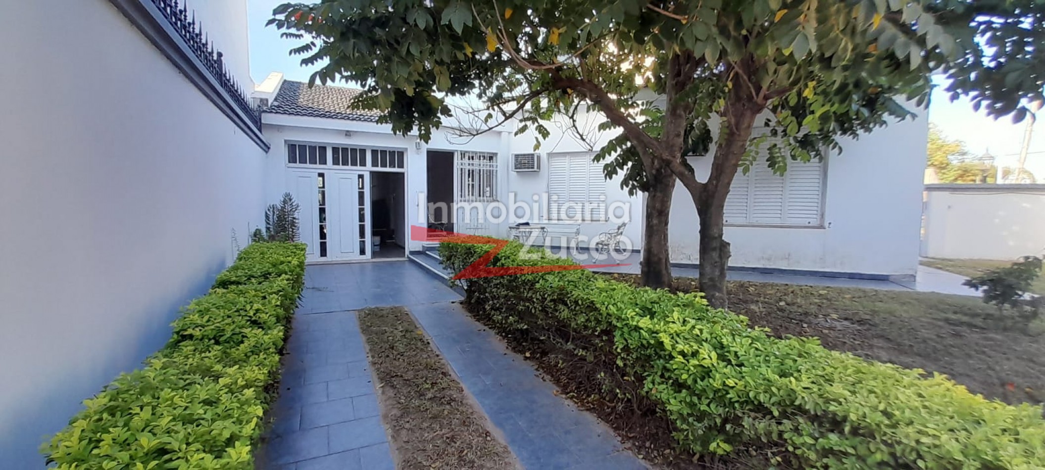 VENTA: HERMOSA PROPIEDAD EN LA ENTRADA DE LA CIUDAD DE CORONDA - Ref. 1151