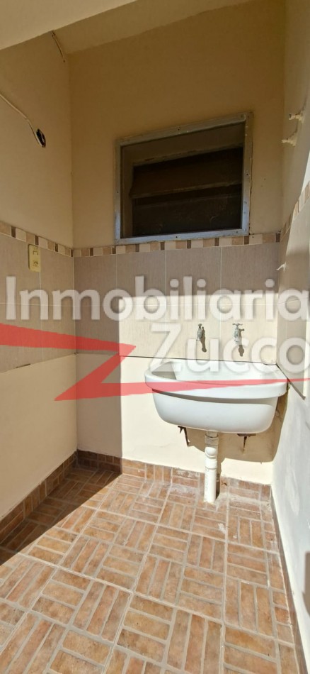 ALQUILO: DEPARTAMENTO EN PLANTA BAJA CORONDA