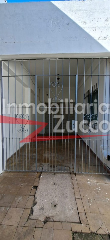 ALQUILO: CASA EN CORONDA