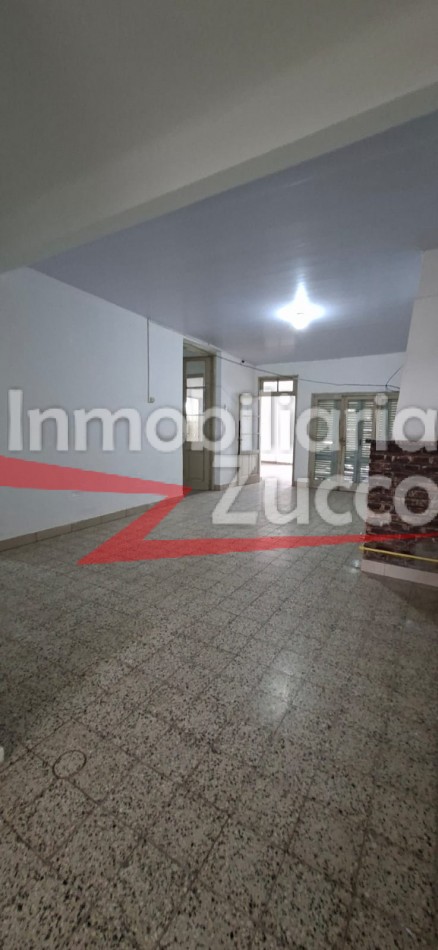 ALQUILO: CASA EN CORONDA